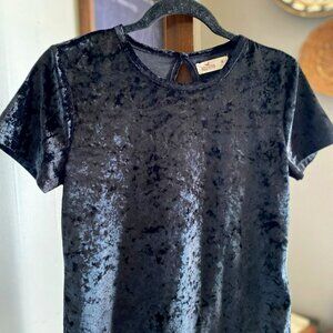 Women's Hollister Co. Cropped Velvet Top Size MEDIUM